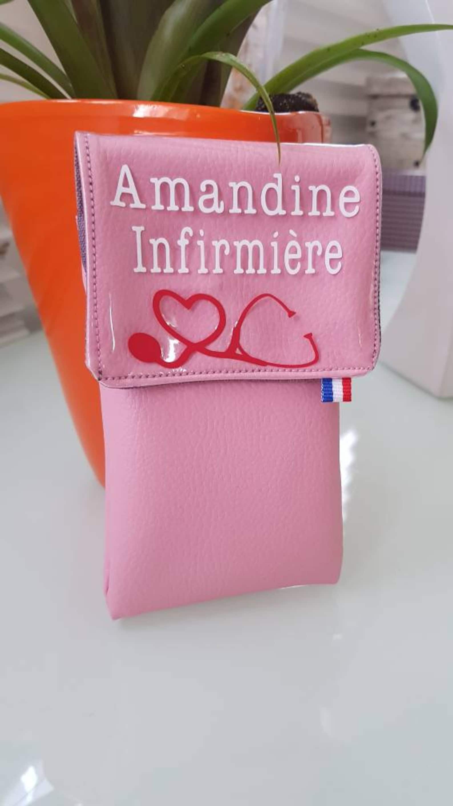 Pochette infirmière personnalisee pour blouse ou