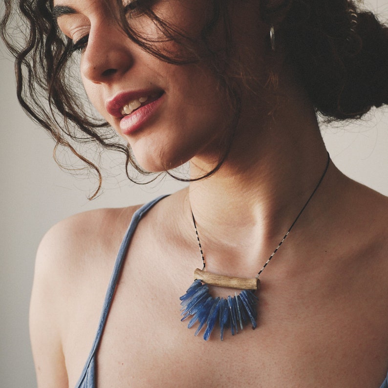 blue kyanite driftwood necklace organic jewelry natural wood ecological jewellery