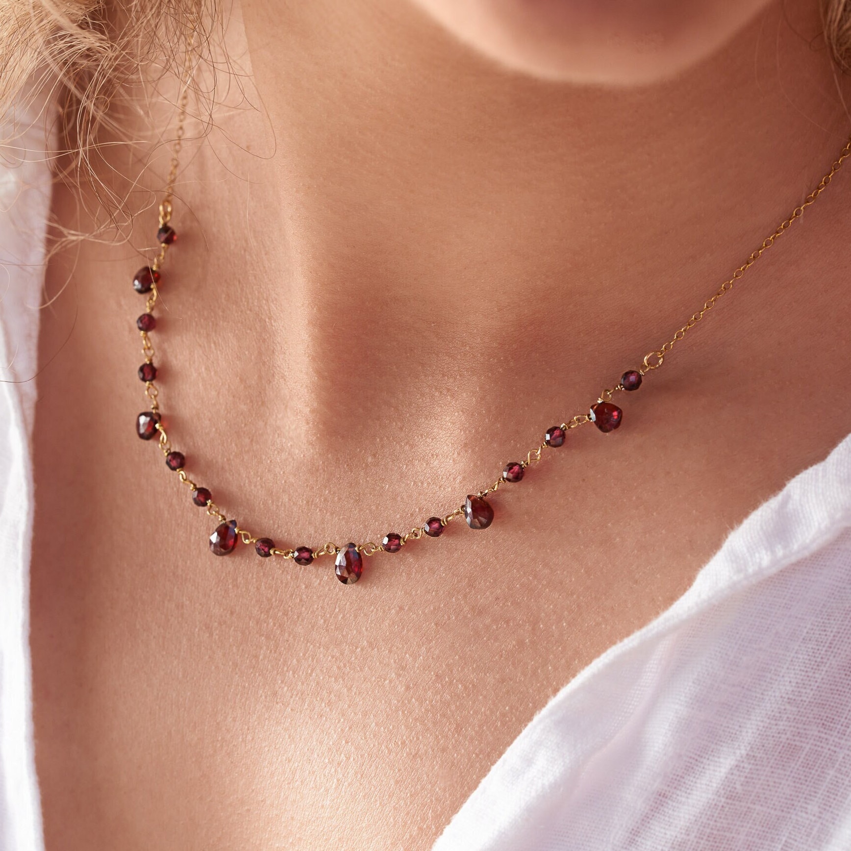 Collier 3 Rangs En Grenat Naturel De Madagascar - 545 Carats - Pierres 6 Mm - Fermoir Camée - 46 à 49 Cm