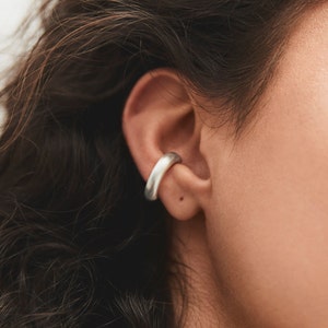 manchette, boucle d'oreille illusion, boucle d'oreille sans piercing, créole conque, boucle d'oreille simple en argent sterling, créole épaisse, choisissez l'argent ou l'or