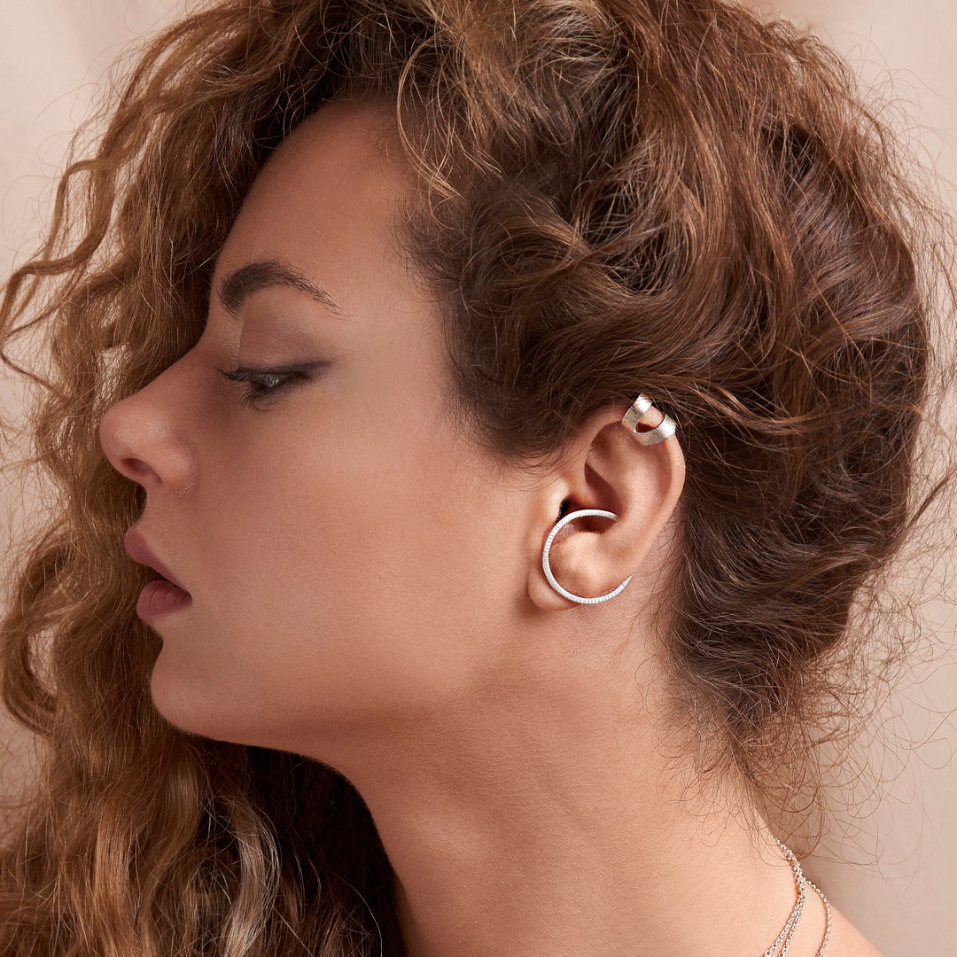 TATIANA☆[SILVER925] Lustre Bloom Cushion Hoop Earring MUSINSA | TATIANA (Silver 925) Rust Bloom Cushion Hoop