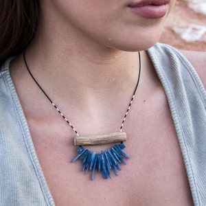 blue kyanite driftwood necklace organic jewelry natural wood ecological jewellery