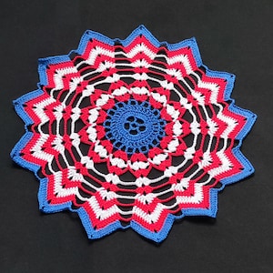 13,4 inches patriotic crochet doily -Medium doily -independence day gift - 4th of July gift-red crochet doilies - Handmade tablecloth