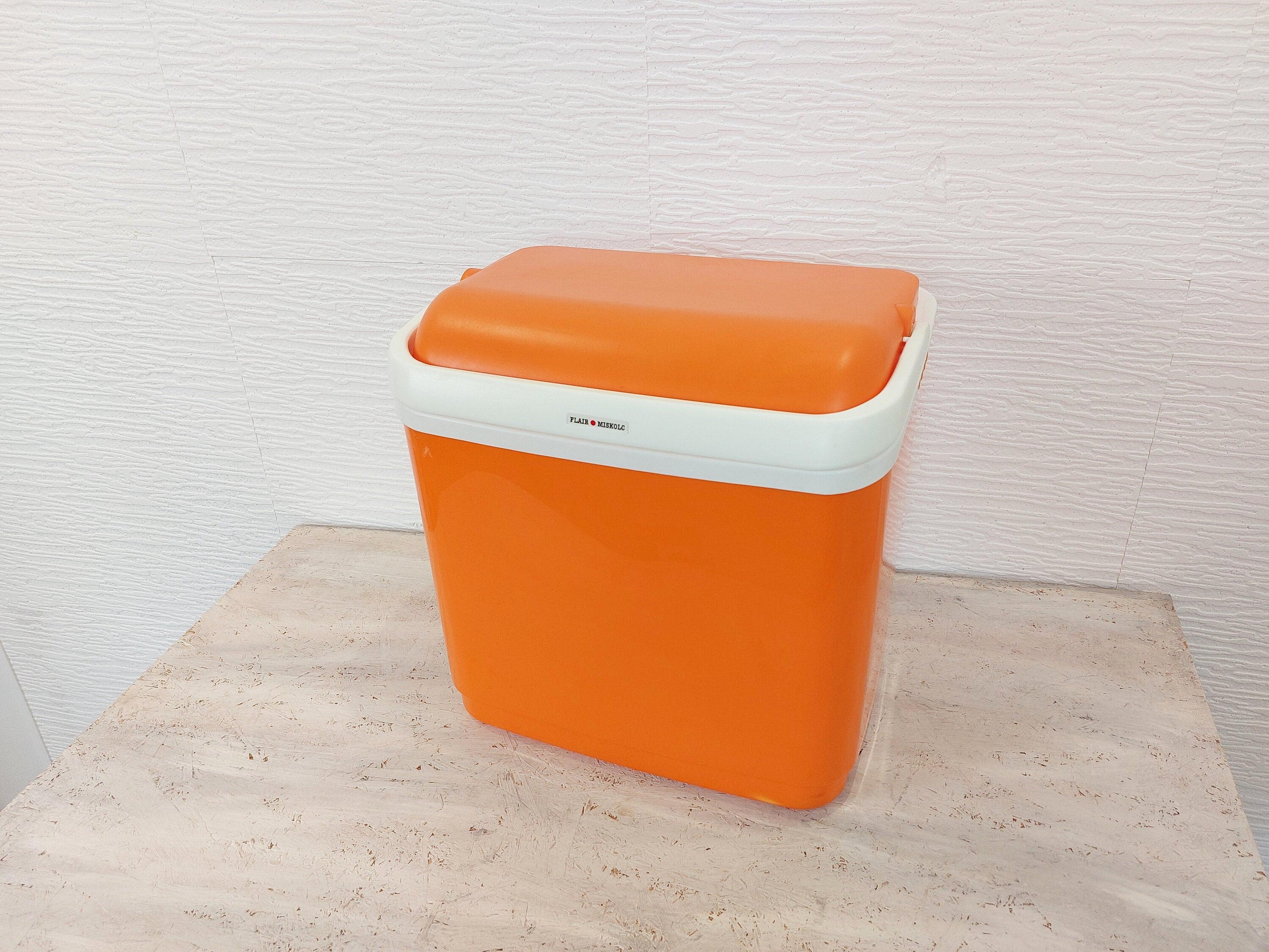 Orange cool cheap box