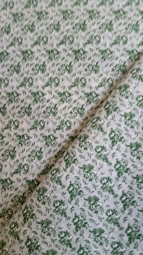 Free Shipping Quilting Fabric, 100 Percent Cotton Green Flowers on White Background