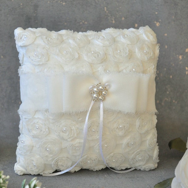 wedding pillow, ring bearer pillow, white  ring pillow, ringkissen, lace wedding pillow, boho style wedding pillow, flower girl basket