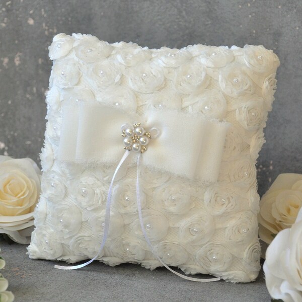 wedding pillow, ring bearer pillow, white  ring pillow, ringkissen, lace wedding pillow, boho style wedding pillow, wedding acsessories