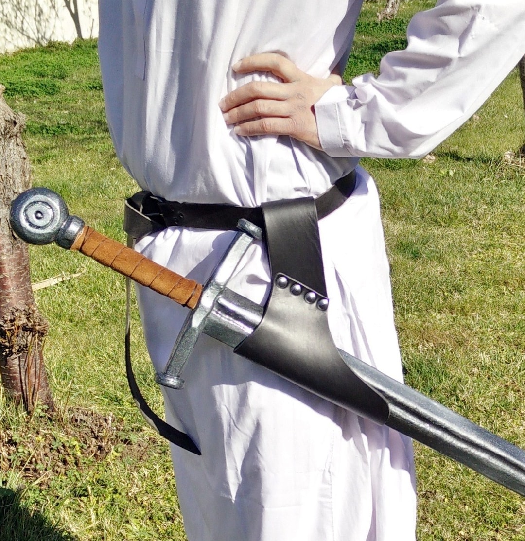 革製の刀の鞘、ベルトスタイル、左利きのユーザーにも適してい