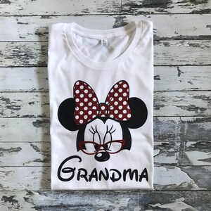 Family Vacation Mouse Tee Mickey or Minnie Inspired with Glitter Bow CUSTOMIZE W/ ANY NAME Family Disney Day T-Shirts in White afbeelding 9