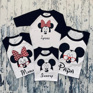 Family Vacation Mouse Raglan Tee Mickey or Minnie Inspired with Glitter Bow Family Disney Day 3/4 Sleeve T-Shirts White with Black Sleeves afbeelding 1