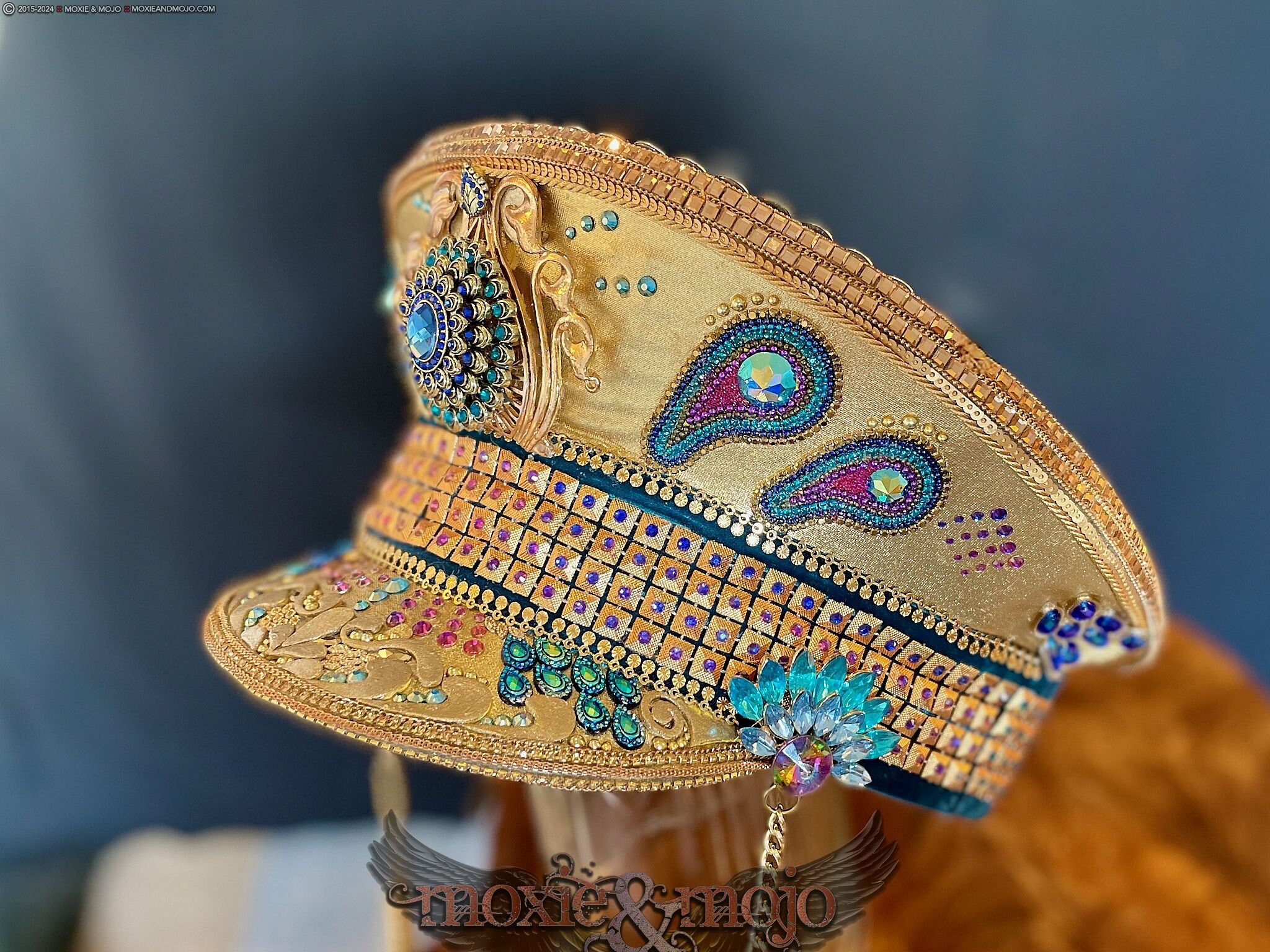 Gold Captain display picture 2