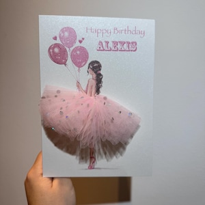 A5 A4 personnalisée 3D fille dans une robe carte d'anniversaire toute occasion carte tutu rose jupe tulle paillettes jolie carte ballons cheveux bruns