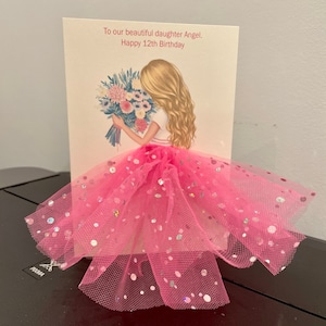 A5 personnalisé fille avec fleurs carte d’anniversaire 3d tutu jupe carte unique carte toute occasion carte tutu rose tulle 18 21 30 40