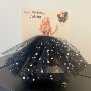 A5 A4 grande carte d'anniversaire personnalisée 3D faite main pour fille en robe toutes les occasions carte tutu noir jupe tulle paillettes carte ballons cheveux blonds