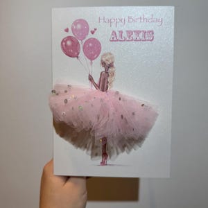 A5 A4 fait main 3D personnalisée fille dans une robe carte d'anniversaire toute occasion carte tutu rose jupe tulle paillettes jolie carte ballons fille noire