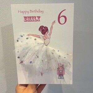 A5 A4 Ballerine 3D personnalisée faite main anniversaire carte tutu jupe tulle jolie carte unique spéciale toute occasion tout âge fille en tutu cheveux roux