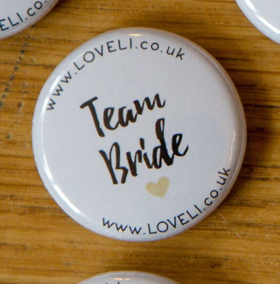 10 x PERSONALISED TEAM BRIDE Hen Do Party Night Wedding Weekend Badges Fun 014