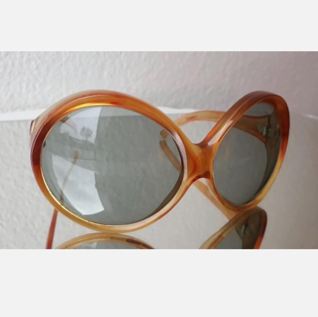 Brigitte Bardot BB Babette SUNGLASSES VINTAGE OVERSIZE ROUND Vintage 1970 Brigitte Bardot Style Tortoiseshell Ted Lapidus  main image 3