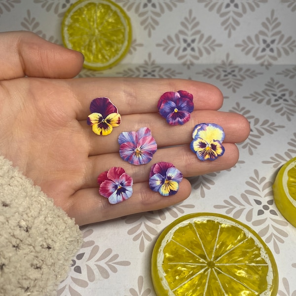 Flower Box Pansy Stud Earrings | Simple, bright flower choices for spring