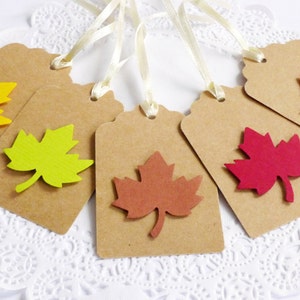 Etichette con foglie autunnali, Addio al nubilato "Innamorati", Decorazioni autunnali, Matrimonio autunnale, Decorazioni per il Ringraziamento, Etichette Kraft, Albero dei desideri autunnale