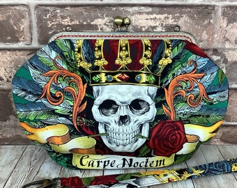 Skull medium frame clutch bag, Gothic clutch purse, Carpe Noctem frame handbag, Seize the night shoulder bag, Detachable strap, Skullduggery