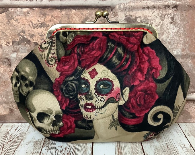 Day of the dead small frame clutch bag, Gothic clutch, Las Elegantes makeup purse, Optional chain, Alexander Henry, Handmade