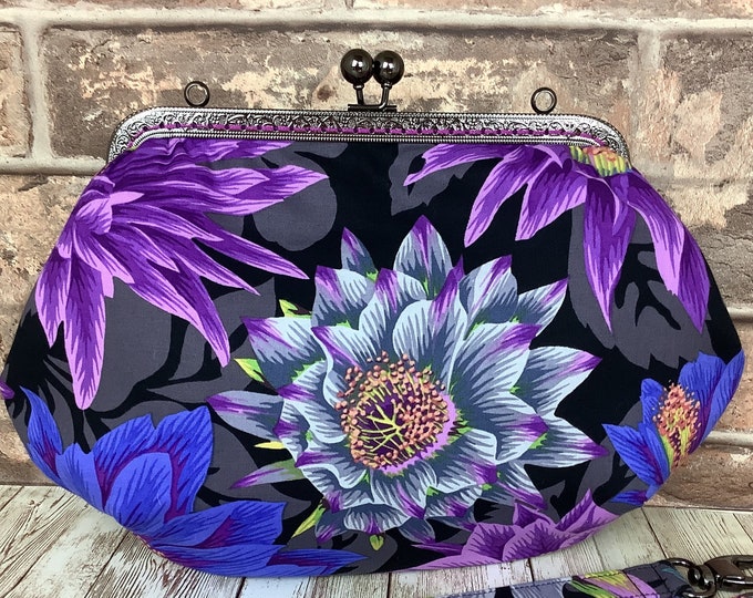 Cactus flowers medium frame clutch bag, Floral clutch purse, Frame shoulder handbag, Detachable strap, Handmade