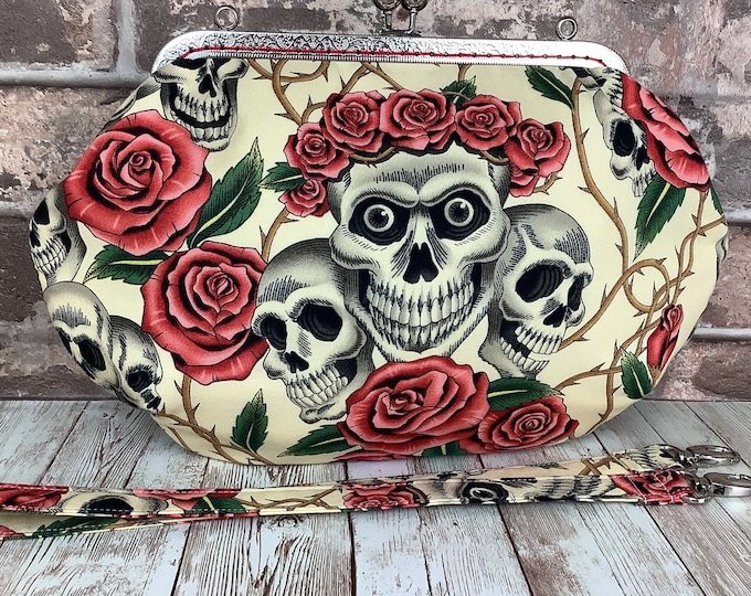 Skulls roses medium frame clutch bag, Gothic clutch purse, Skulls frame handbag, Rose Tattoo shoulder bag, Detachable strap, Handmade