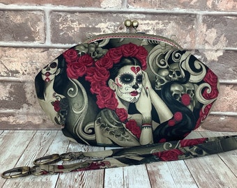 Gothic medium frame clutch bag, Day of the dead clutch purse, Skulls frame handbag, Las Elegantes shoulder bag, Detachable strap, Handmade