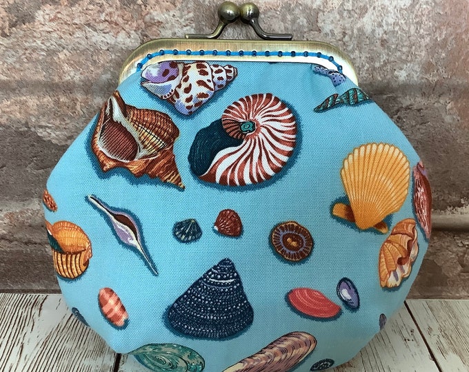 Sea shells frame coin purse, Beach fabric coin purse, Change kiss lock wallet, Optional chain, Handmade