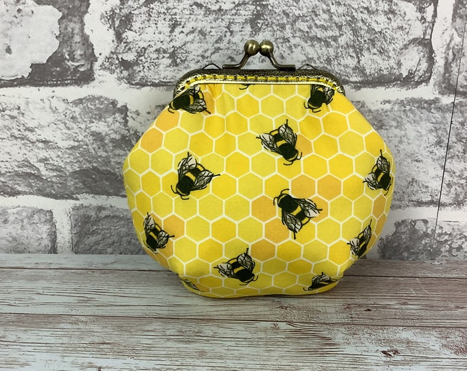 Bees frame coin purse, Fabric coin purse, Change kiss lock wallet, Optional chain, Handmade