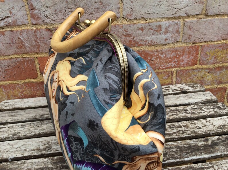 Flamingos fabric frame handbag Wooden handle Kiss clasp Shoulder bag Handmade by Purse Your Lips Kiss lock purse