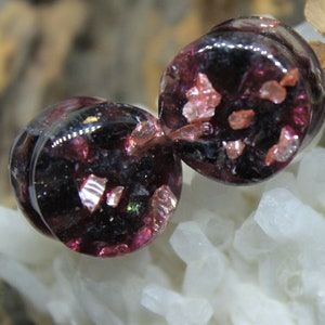 garnet plug Stone gauge garnet Wedding gauge Bridal gauges Stone plugs 9/16, 5/8, 11/16, 3/4, 13/16, 7/8, 15/16 gauge Iridescent plugs 50 mm