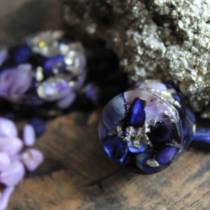 Ręcznie wykonany korek pomiarowy z fioletowego kamienia: tunel z żywicy pirytowej