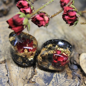 teardrop Red Rose Plugs obsidian tunnel 1 inch goth Wedding Plugs Botanical Plugs gauges Floral Plugs 0g 00g red bridal gauges 4g 2g 0g 00g