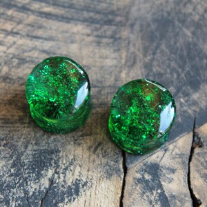 Emerald Green Stone Plugs Green Gauges Iridescent Wedding Gauges Bridal ...