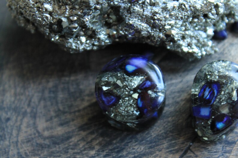 purple stone plugs pyrite tunnel pearl plugs and gauges bridal 00 gauge wedding purple plug 12mm gauges 28mm plugs resin plugs 2g 0g 1 inch image 3