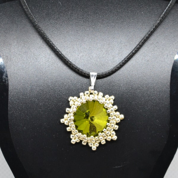 olivine crystal necklace beaded, olivine crystal pendant, seed bead necklace minimalist, olivine pendant light, olivine choker necklace