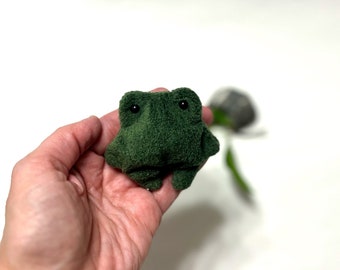 Pocket Frog Plush, Anti-stress worry pet, Weighted Animal, Bean Bag Frog, Fidget Frog, Gift for Best Friend, Baby Frog, Travel Companions