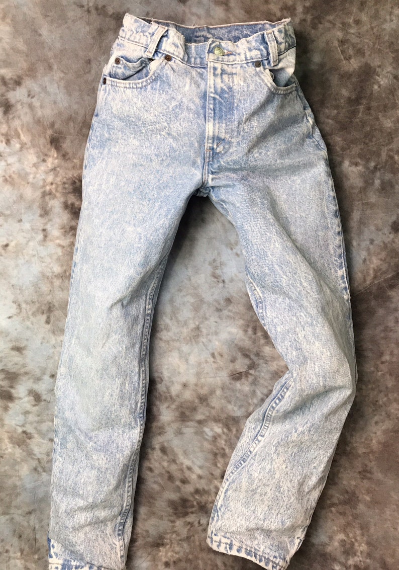 levis 28 waist