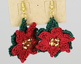 Pendientes de flor de pascua de ganchillo