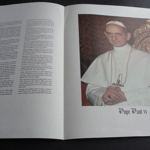 Pope Paul VI- A Photographic Study in Full Color- 1962 The Cleveland Press- Vintage Booklet (4 Pages).