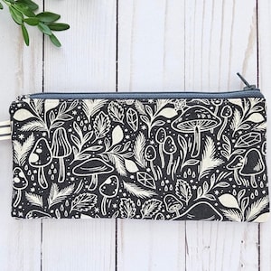 Estuche con cremallera para lápices o bolígrafos con diseño de hongos. Bolsa con cremallera con diseño de hongos. Estuche con cremallera. Regalo para amigos. Bolsa organizadora con cremallera. Estuche para lápices.