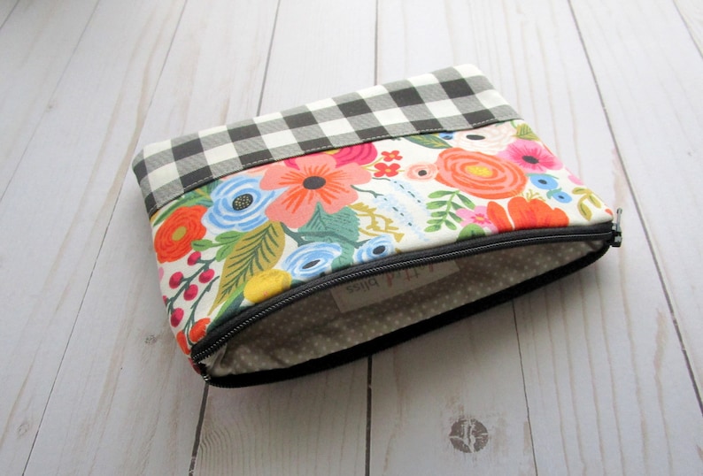 Floral Bag Make Up Pouch Floral Zipper Bag Friends Gift Flat Make up Bag Small Zipper Bag Bridesmaid Gift