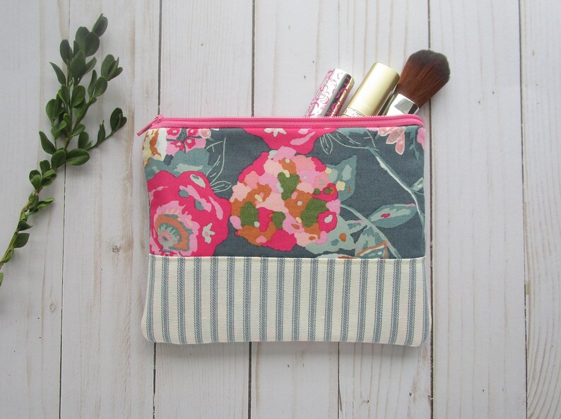 Floral Bag Make Up Pouch Floral Zipper Bag Friends Gift Flat Make up Bag Small Zipper Bag Bridesmaid Gift