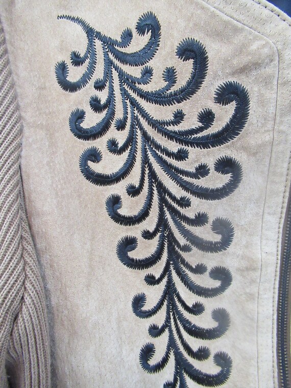 Vintage Bob Wearable Art Mackie Sweater Jacket To… - image 3