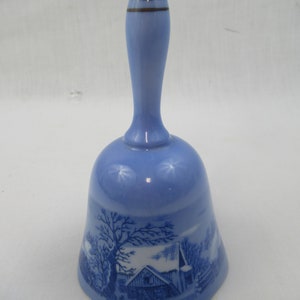 Vintage Currier & Ives American Treasury Copenhagen Bell Series #23678 Blue White &quot;The Farmer&#39;s Home Winter&quot; Trees Animals Snow Barn 1976