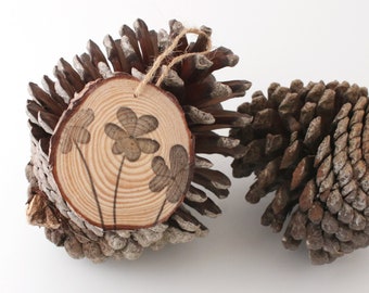 Clover Ornament, Plant Ornament, Nature Ornament, Rustic Ornament, Wood Ornament, Flower Ornament, Gardener Gift, Unique Gift