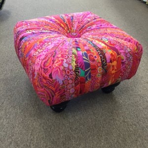 Square Tuffet Pattern with Fusible Interfacing for 18" square footstool.