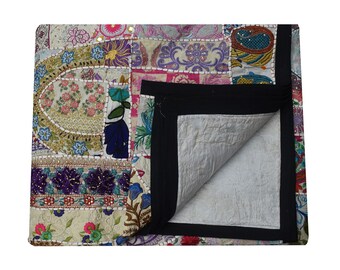 ヴィンテージ手刺繍パッチワーク壁掛け：インド製タペストリー（40×60